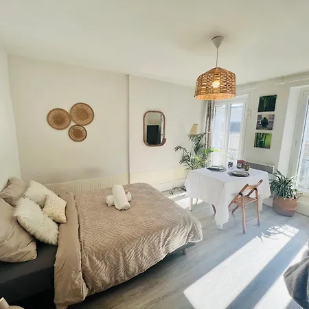 Cocon Deluxe Elegant Et Confortable Au Centre De Fontainebleau, Proche Insead דירה פונטנבלו