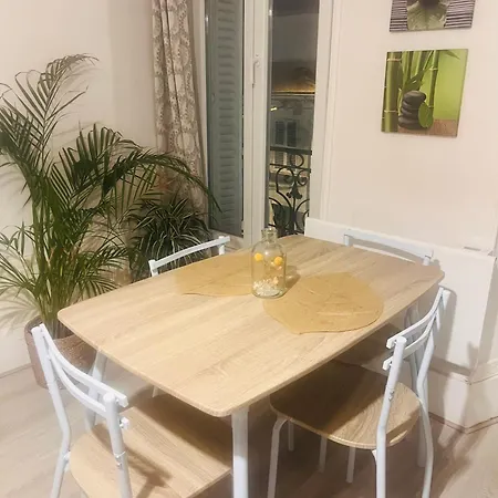 Cocon Deluxe Elegant Et Confortable Au Centre De Fontainebleau, Proche Insead דירה